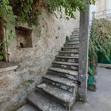 And Silvana Apartment