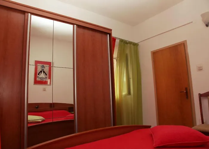 Daire And Silvana Lumbarda