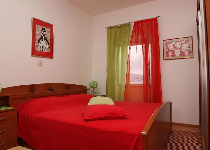 Daire And Silvana Lumbarda