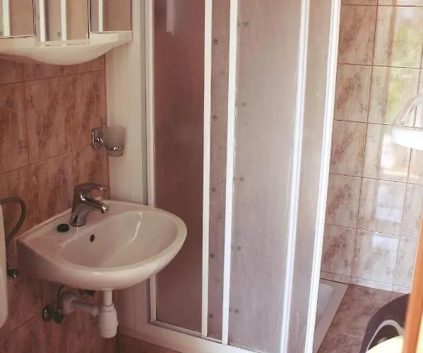 Daire And Silvana Lumbarda